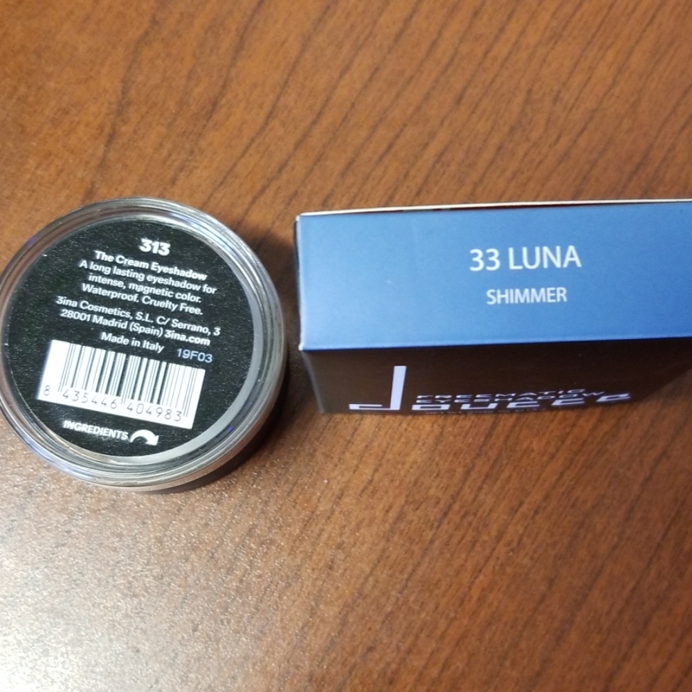 Eyeshadows - Picture 2 of 3